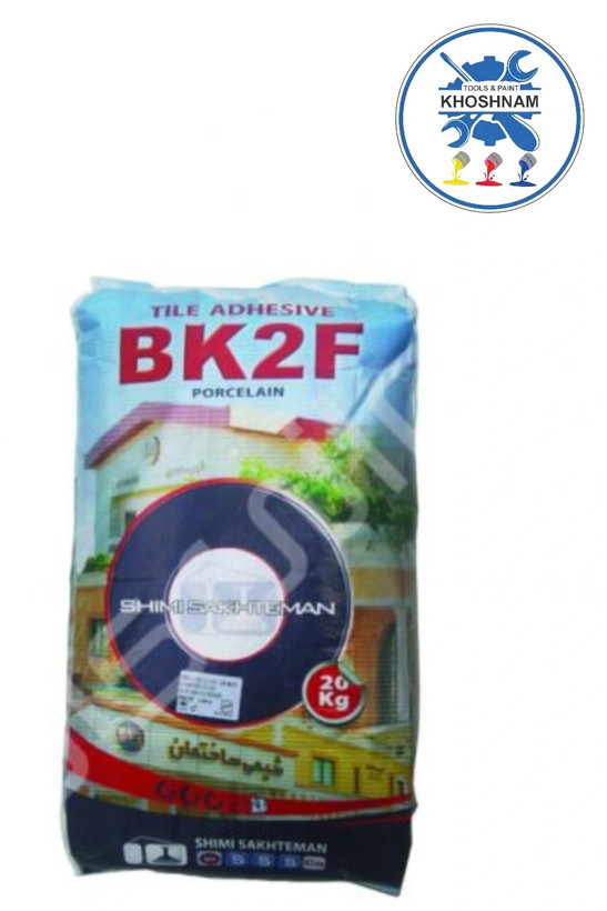 نمای نزدیک کیسه چسب کاشی پودری BK2F سفید و خاکستری مخصوص نصب سرامیک بر روی کف و دیوار با چسبندگی بالا